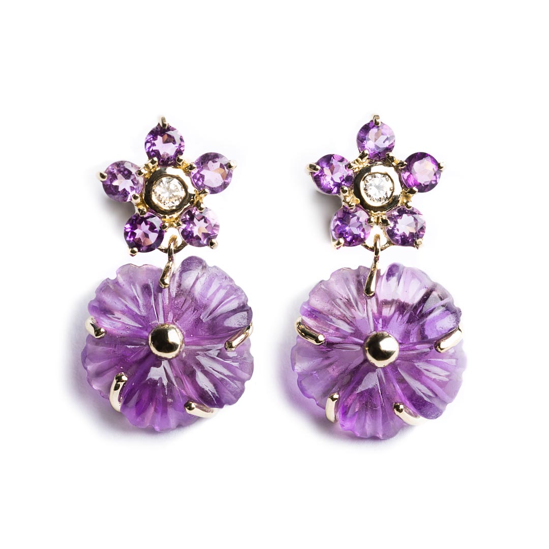 D0.12 CT ARETES ORO AMARILLO 14KT CON FLORES AMATISTA MORADA