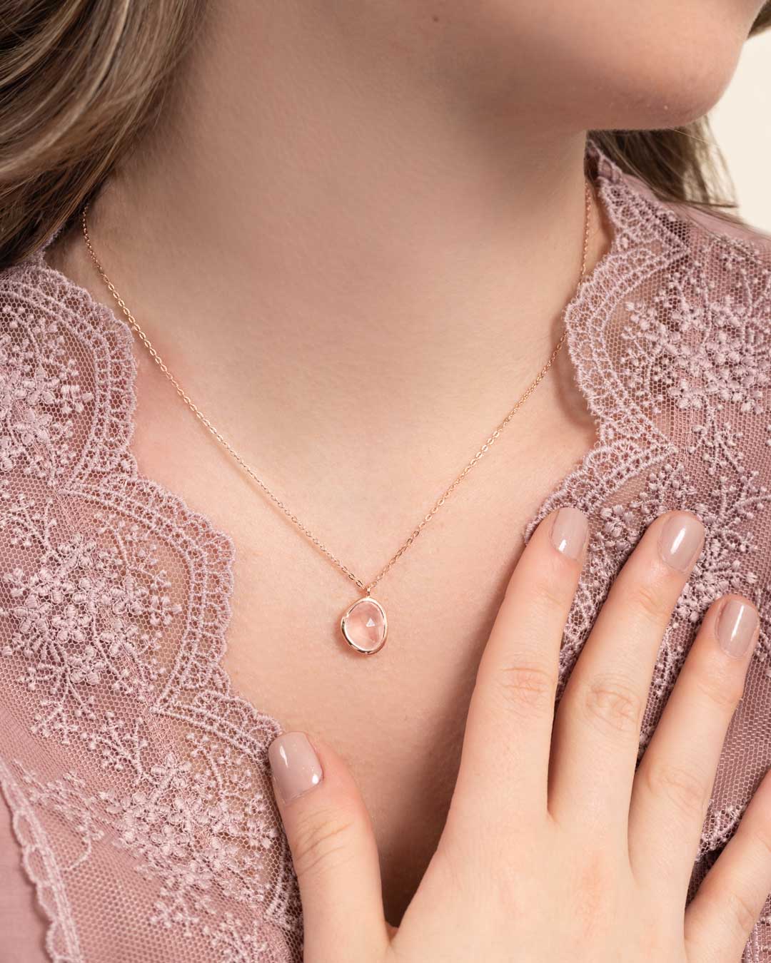 UNEVEN ROSE QUARTZ NECKLACE SET IN 925 SILVER ROSE GOLD PLATED